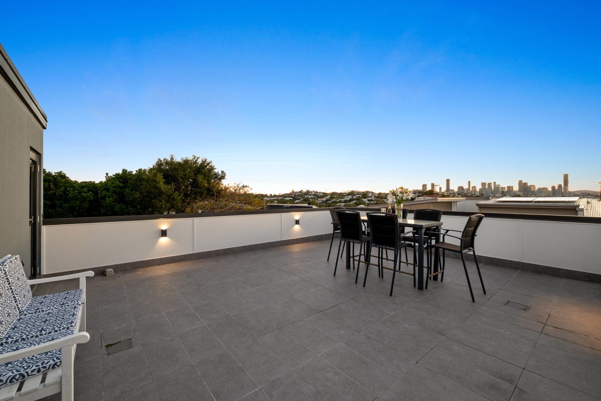 L40459356-QLD-4170