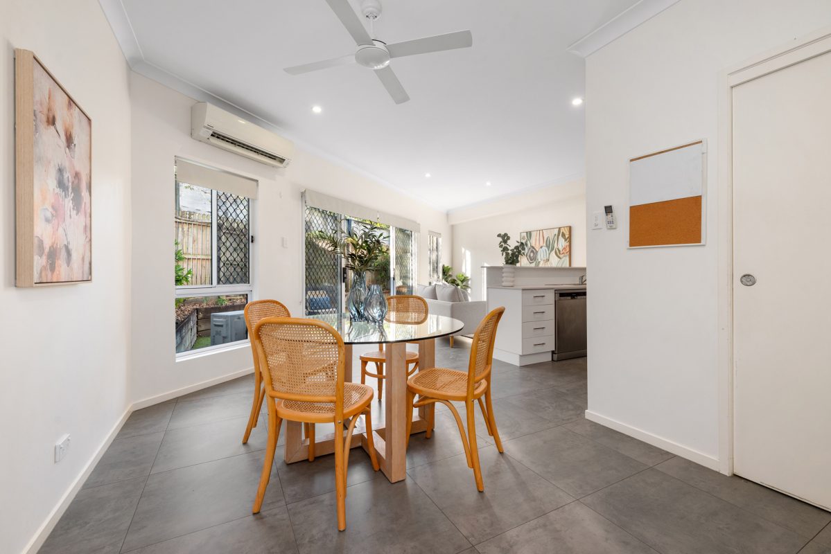 L42269983-QLD-4170