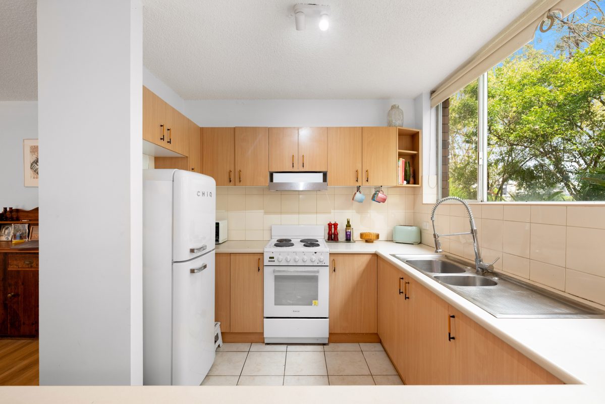 L42768660-QLD-4170