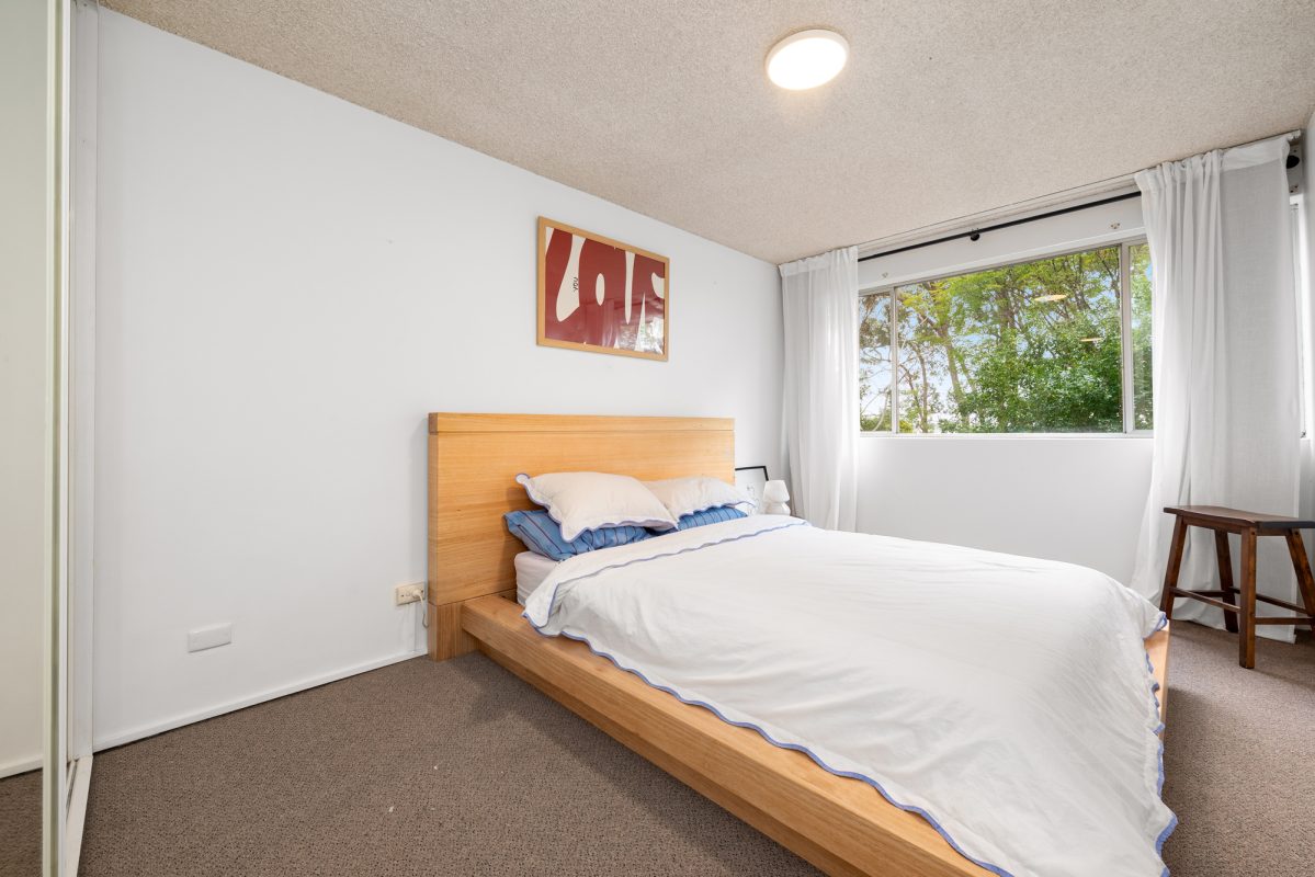 L42768660-QLD-4170