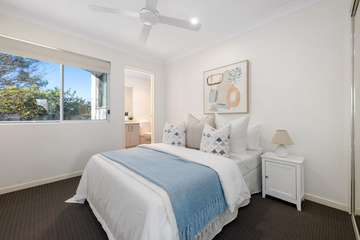 L42269983-QLD-4170