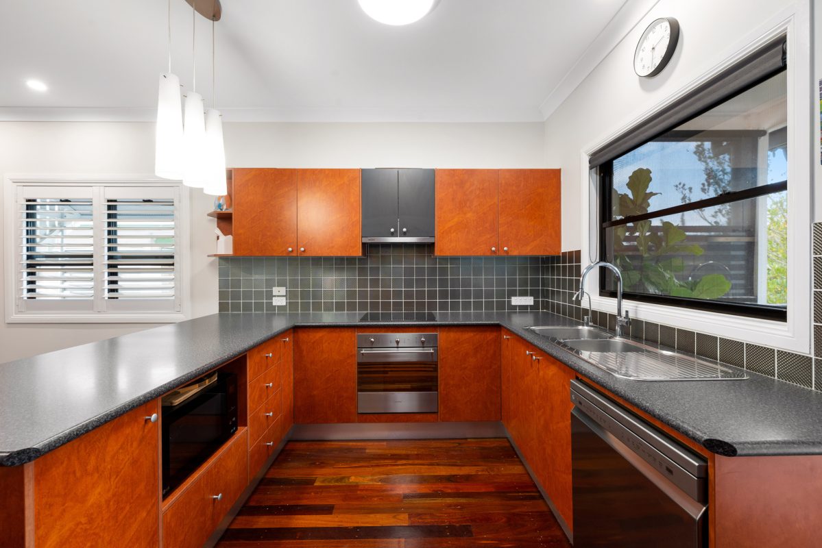 L42577634-QLD-4170